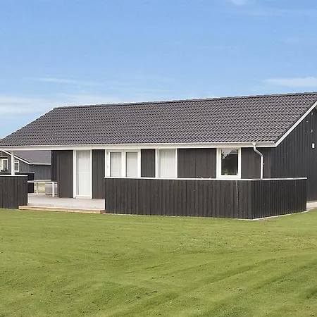 Two-bedroom Holiday Strandlysthuse 07 Holiday home *
